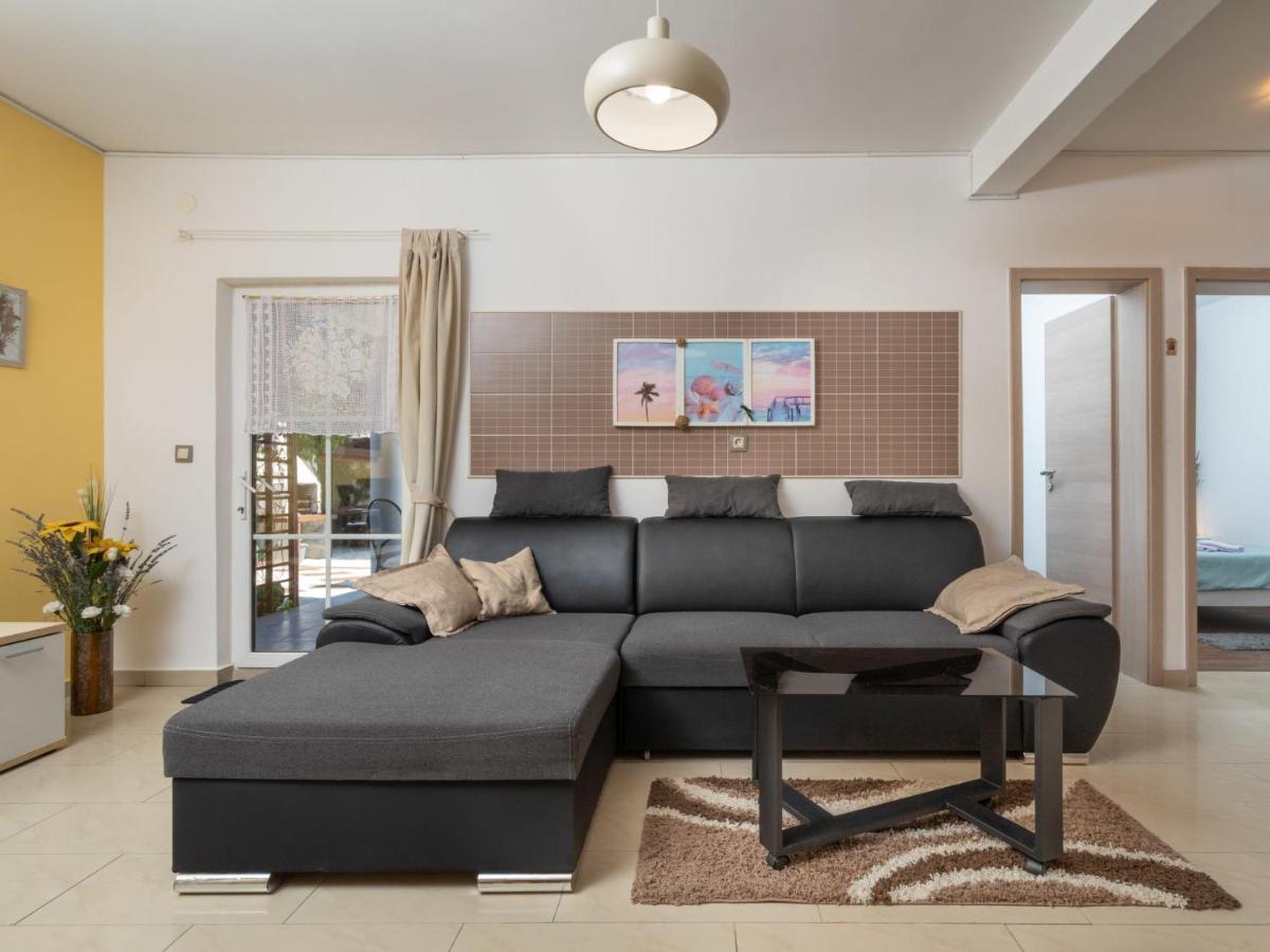 Holiday Home Mikac - Mlk136 By Interhome Dobrinj Eksteriør bilde