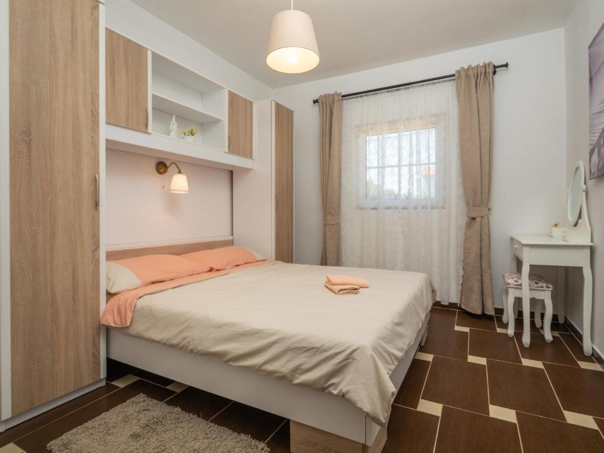 Holiday Home Mikac - Mlk136 By Interhome Dobrinj Eksteriør bilde