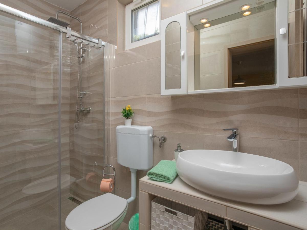 Holiday Home Mikac - Mlk136 By Interhome Dobrinj Eksteriør bilde