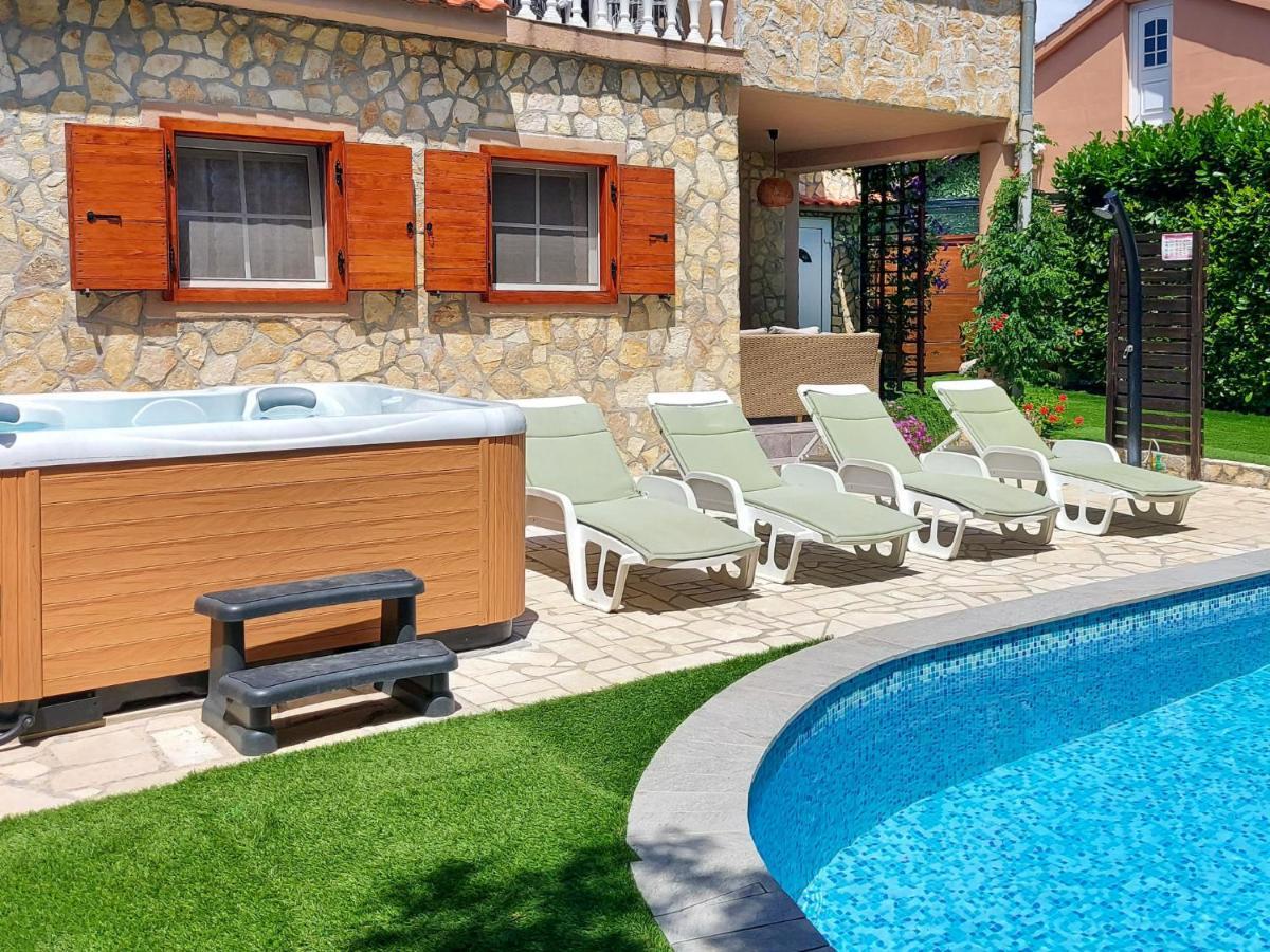 Holiday Home Mikac - Mlk136 By Interhome Dobrinj Eksteriør bilde